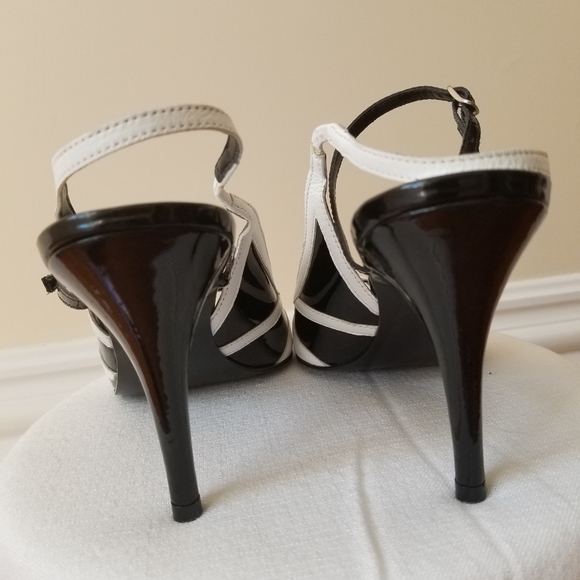 Carlos Santana Black and White Dress Shoes - Picture 3 of 9